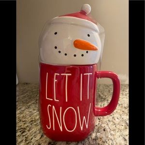 Rae Dunn let it snow lidded mug